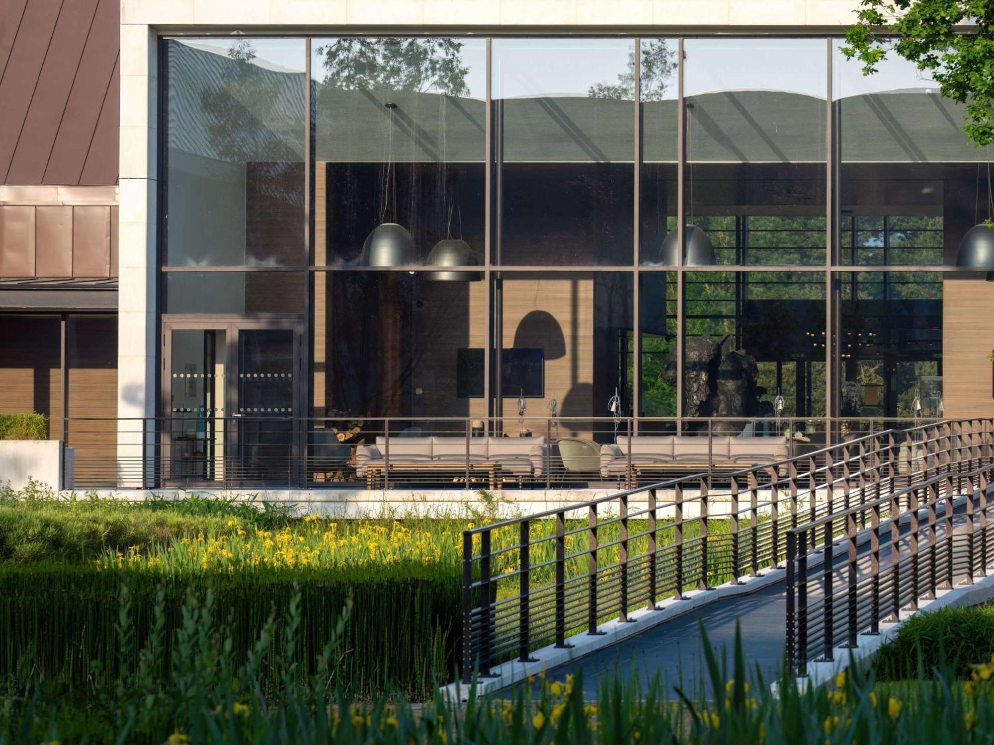 Le Domaine Des Vanneaux Golf Et Mgallery Hotel 4*